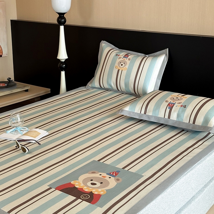 91家纺网 家纺一手货源 找家纺 圆岛家纺 2025春夏新款高克重900D冰丝凉席席子 玩偶熊