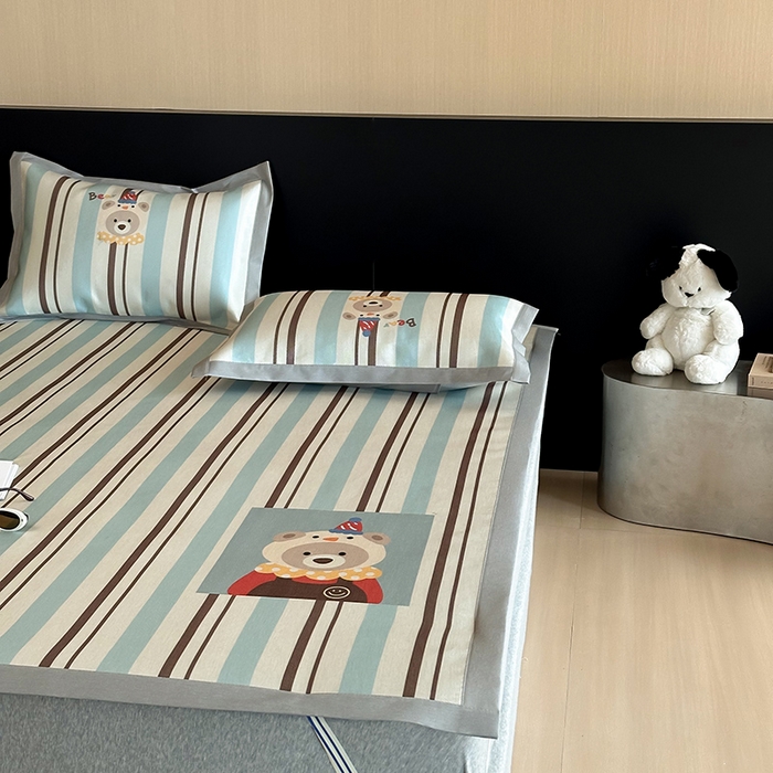 91家纺网 家纺一手货源 找家纺 圆岛家纺 2025春夏新款高克重900D冰丝凉席席子 玩偶熊