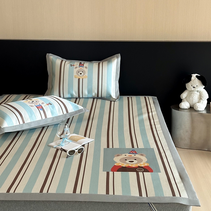 91家纺网 家纺一手货源 找家纺 圆岛家纺 2025春夏新款高克重900D冰丝凉席席子 玩偶熊