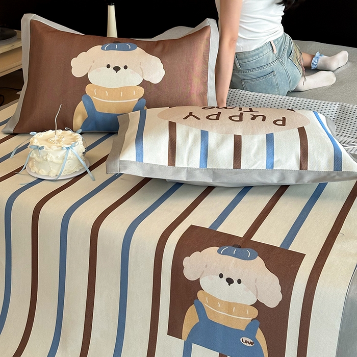 91家纺网 家纺一手货源 找家纺 圆岛家纺 2025春夏新款高克重900D冰丝凉席席子 条纹萌犬