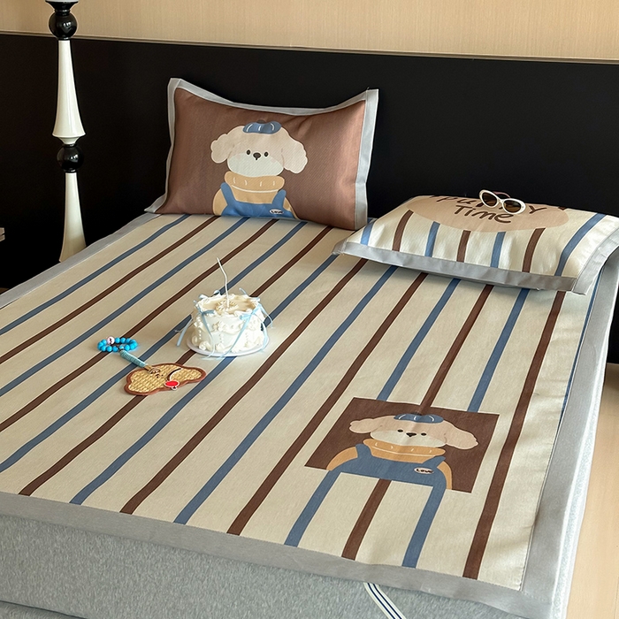 91家纺网 家纺一手货源 找家纺 圆岛家纺 2025春夏新款高克重900D冰丝凉席席子 条纹萌犬