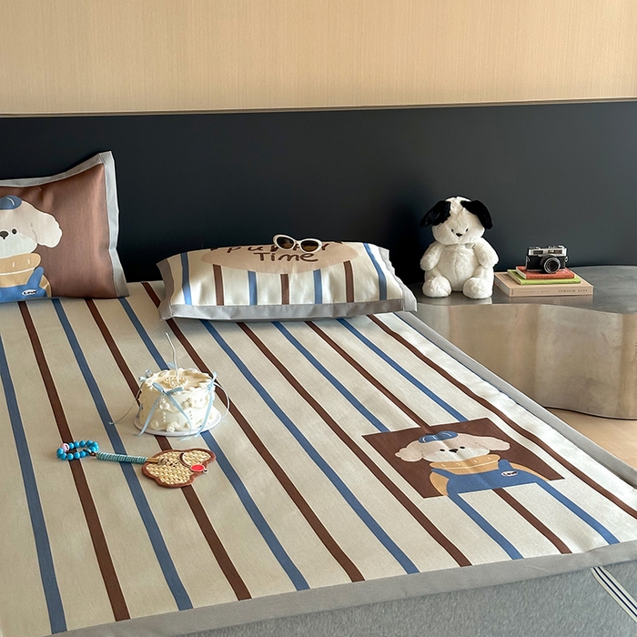 91家纺网 家纺一手货源 找家纺 圆岛家纺 2025春夏新款高克重900D冰丝凉席席子 条纹萌犬