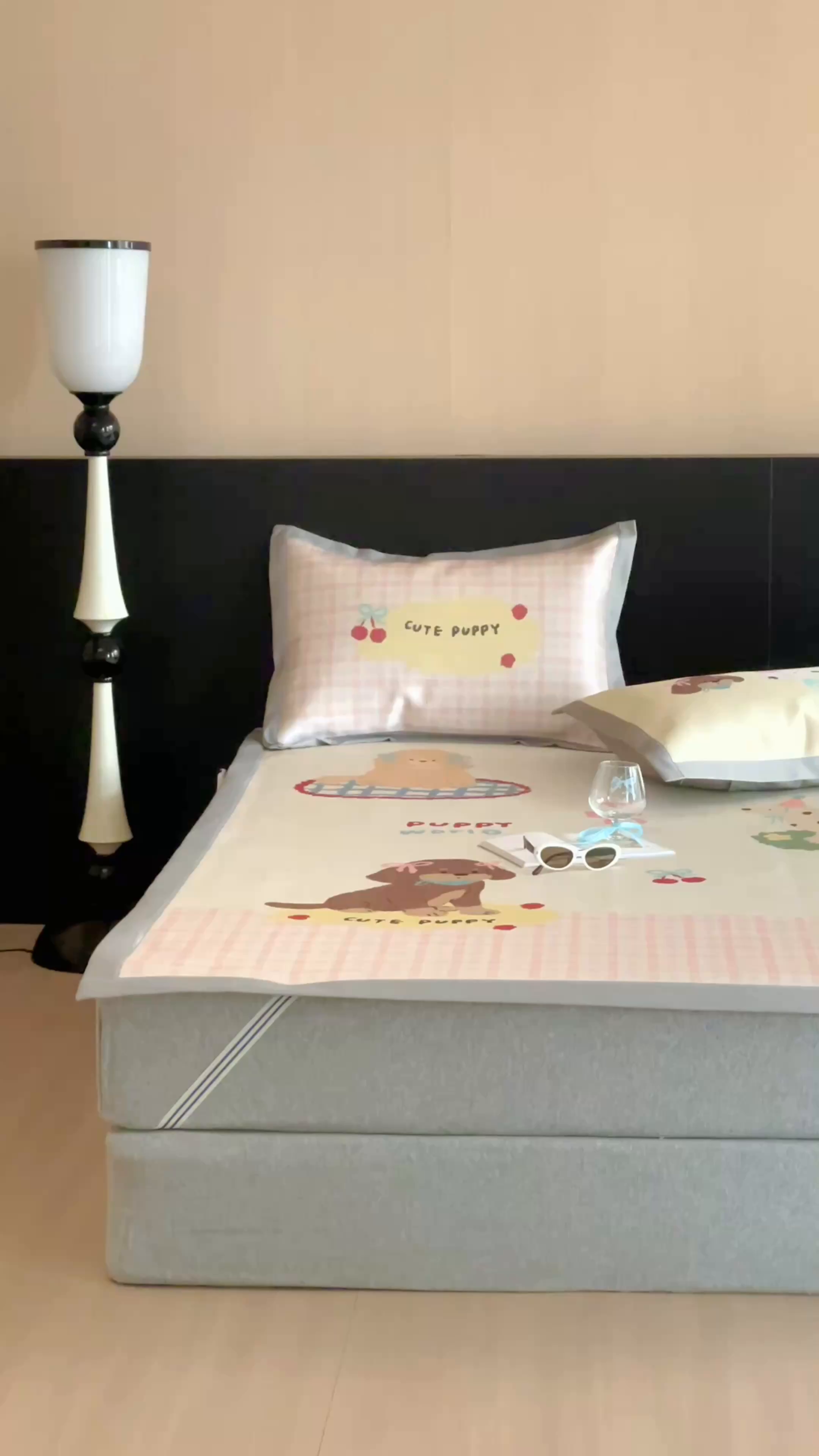 91家纺网 家纺一手货源 找家纺 圆岛家纺 2025春夏新款高克重900D冰丝凉席席子 野餐派对