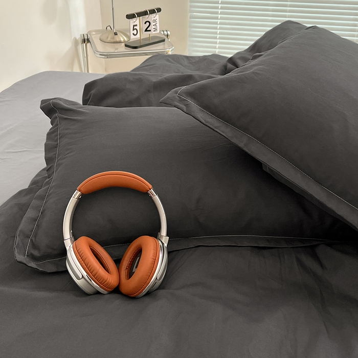 91家纺网 家纺一手货源 找家纺 贝拉梦家纺 2025新款纯色磨毛双拼亲肤棉四件套 暗黑骑士