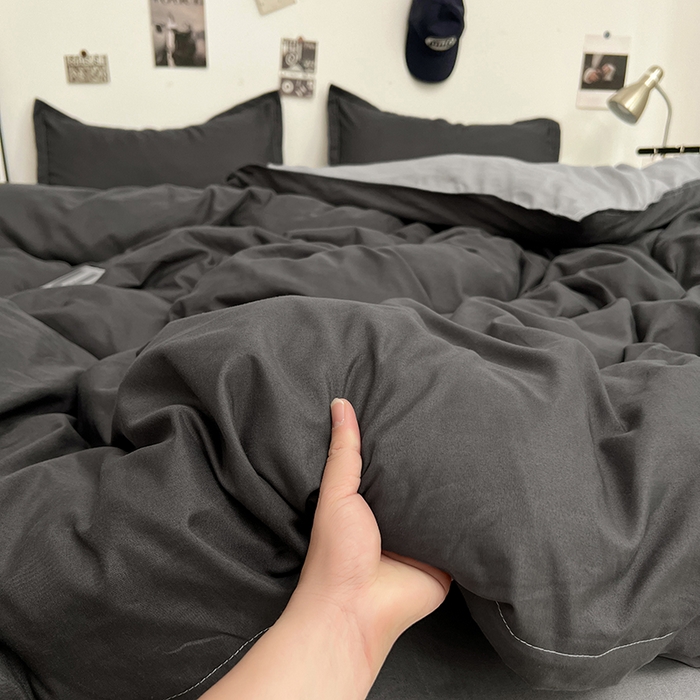 91家纺网 家纺一手货源 找家纺 贝拉梦家纺 2025新款纯色磨毛双拼亲肤棉四件套 暗黑骑士