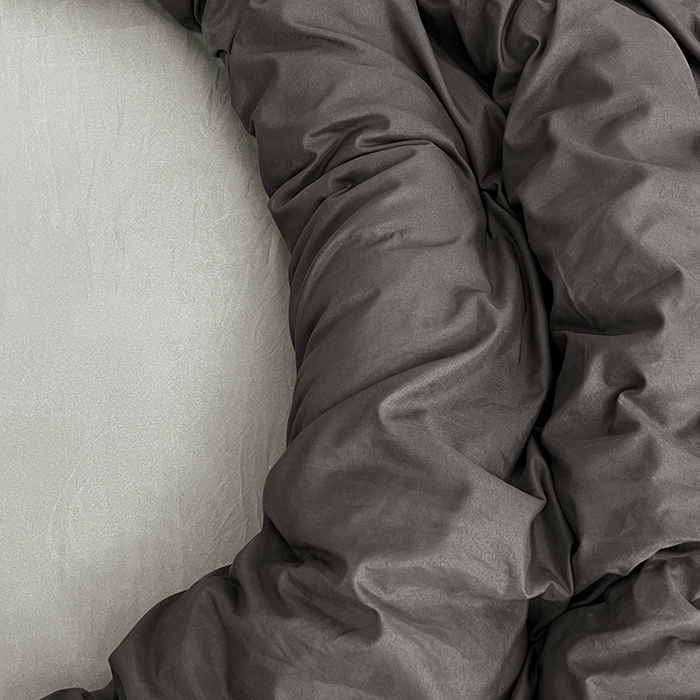 91家纺网 家纺一手货源 找家纺 贝拉梦家纺 2025新款纯色磨毛双拼亲肤棉四件套 暗黑骑士