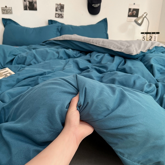 91家纺网 家纺一手货源 找家纺 贝拉梦家纺 2025新款纯色磨毛双拼亲肤棉四件套 蓝色星河