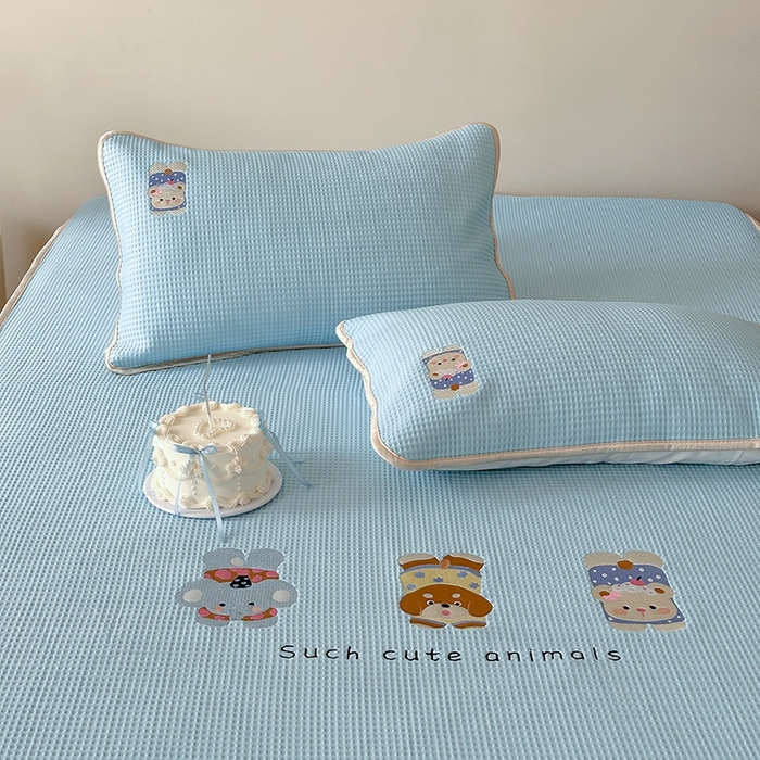 91家纺网 家纺一手货源 找家纺 圆岛家纺 2025夏季高分子PE华夫格刺绣软凉席床笠款三件套 趴趴乐园