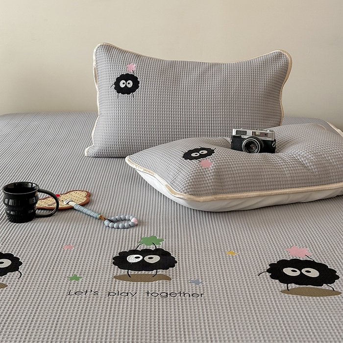 91家纺网 家纺一手货源 找家纺 圆岛家纺 2025夏季高分子PE华夫格刺绣软凉席床笠款三件套 小煤球