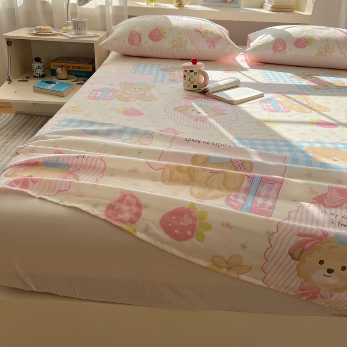 91家纺网 家纺一手货源 找家纺 六巷胡同 2025新款40s13070全棉纯棉卡通单品系列床单单件-单床单 草莓甜心犬