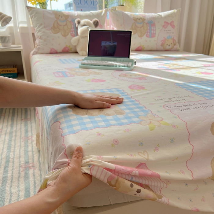 91家纺网 家纺一手货源 找家纺 六巷胡同 2025新款40s13070全棉纯棉卡通单品系列床单单件-单床单 草莓甜心犬