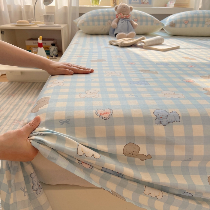 91家纺网 家纺一手货源 找家纺 六巷胡同 2025新款40s13070全棉纯棉卡通单品系列床单单件-单床单 蓝格奶油狗