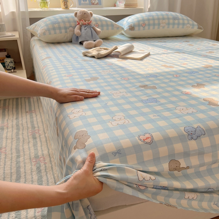 91家纺网 家纺一手货源 找家纺 六巷胡同 2025新款40s13070全棉纯棉卡通单品系列床单单件-单床单 蓝格奶油狗