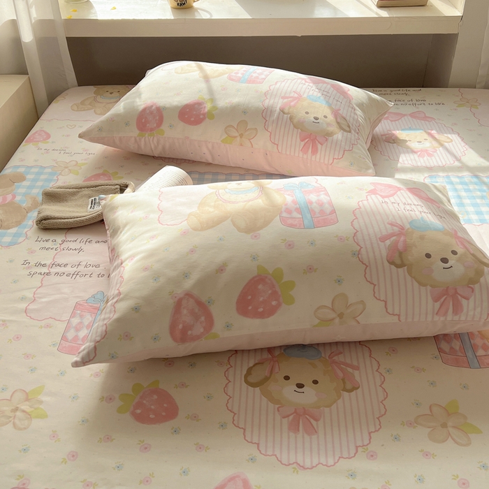 91家纺网 家纺一手货源 找家纺 六巷胡同 2025新款40s13070全棉纯棉卡通单品系列床笠单件-单床笠 草莓甜心犬