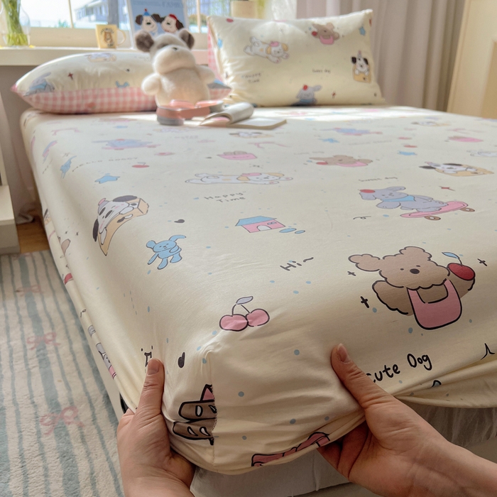 91家纺网 家纺一手货源 找家纺 六巷胡同 2025新款40s13070全棉纯棉卡通单品系列床笠单件-单床笠 法棍滑板狗