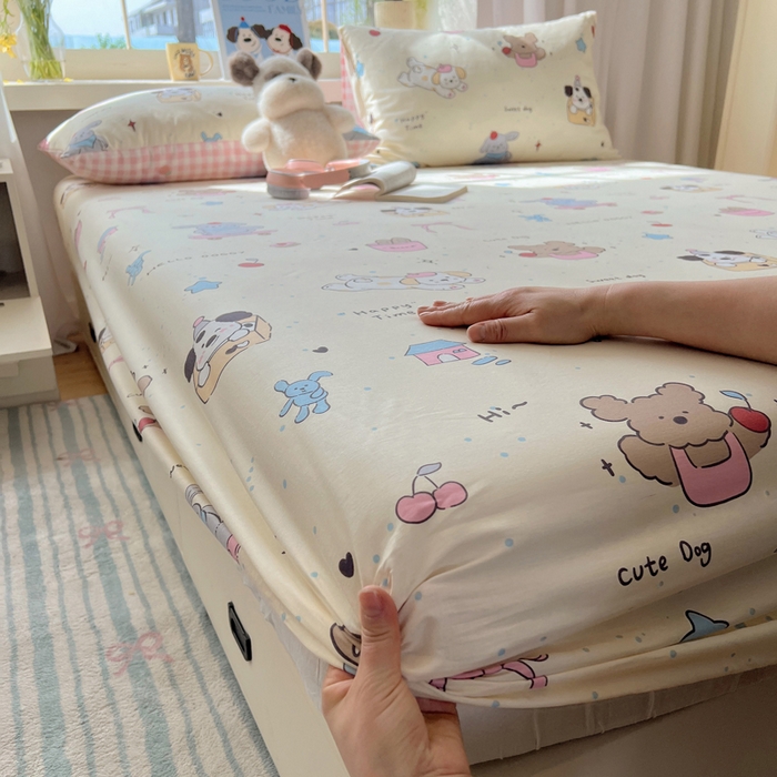 91家纺网 家纺一手货源 找家纺 六巷胡同 2025新款40s13070全棉纯棉卡通单品系列床笠单件-单床笠 法棍滑板狗