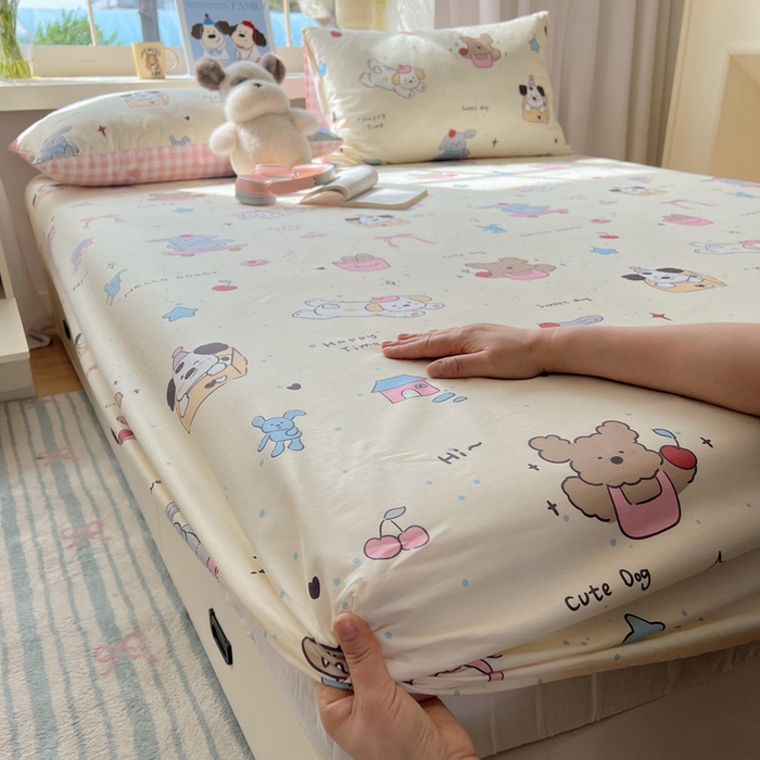 91家纺网 家纺一手货源 找家纺 六巷胡同 2025新款40s13070全棉纯棉卡通单品系列床笠单件-单床笠 法棍滑板狗