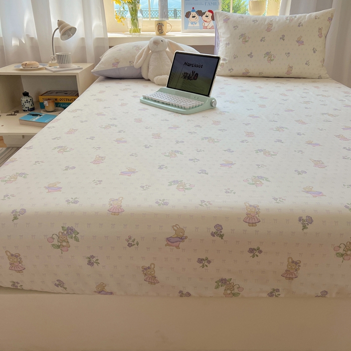 91家纺网 家纺一手货源 找家纺 六巷胡同 2025新款40s13070全棉纯棉卡通单品系列床笠单件-单床笠 假日庄园兔