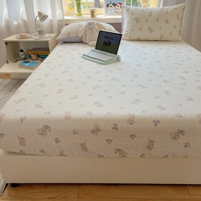 91家纺网 家纺一手货源 找家纺 六巷胡同 2025新款40s13070全棉纯棉卡通单品系列床笠单件-单床笠 假日庄园兔