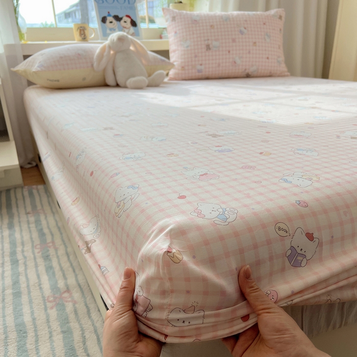 91家纺网 家纺一手货源 找家纺 六巷胡同 2025新款40s13070全棉纯棉卡通单品系列床笠单件-单床笠 卡哇伊猫咪