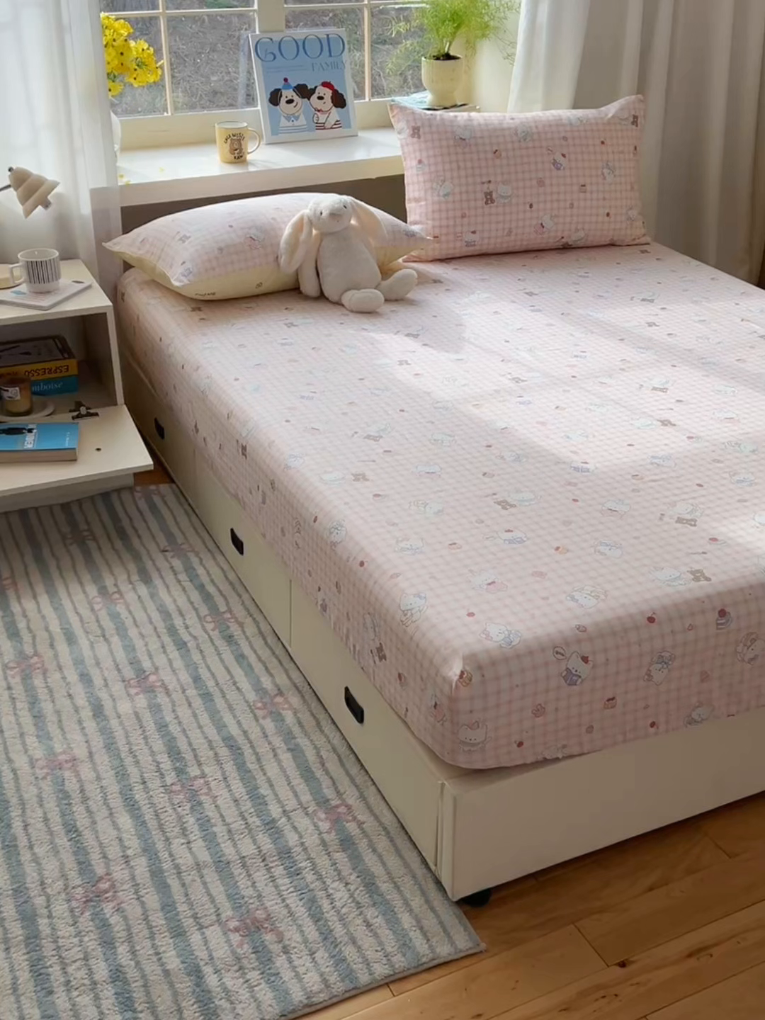 91家纺网 家纺一手货源 找家纺 六巷胡同 2025新款40s13070全棉纯棉卡通单品系列床笠单件-单床笠 卡哇伊猫咪