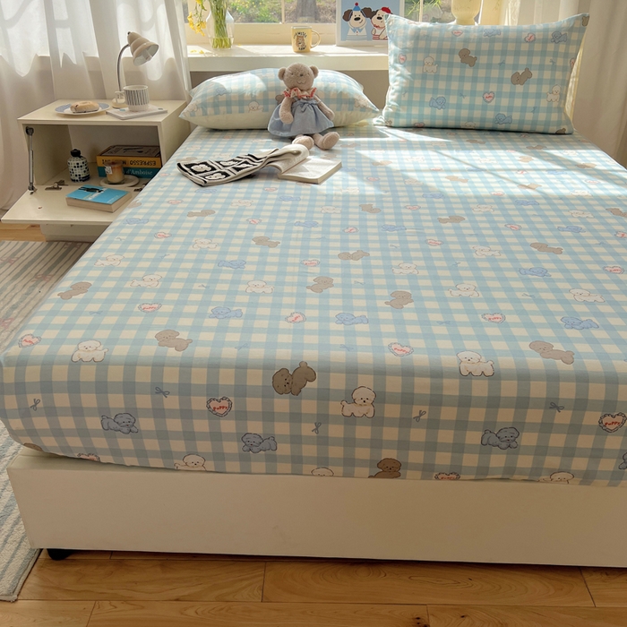 91家纺网 家纺一手货源 找家纺 六巷胡同 2025新款40s13070全棉纯棉卡通单品系列床笠单件-单床笠 蓝格奶油狗