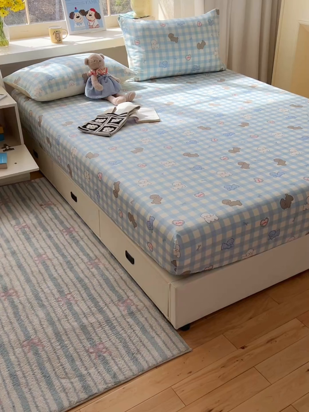 91家纺网 家纺一手货源 找家纺 六巷胡同 2025新款40s13070全棉纯棉卡通单品系列床笠单件-单床笠 蓝格奶油狗