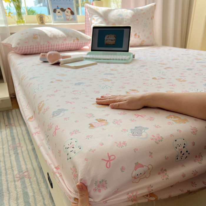 91家纺网 家纺一手货源 找家纺 六巷胡同 2025新款40s13070全棉纯棉卡通单品系列床笠单件-单床笠 浪漫碎花犬