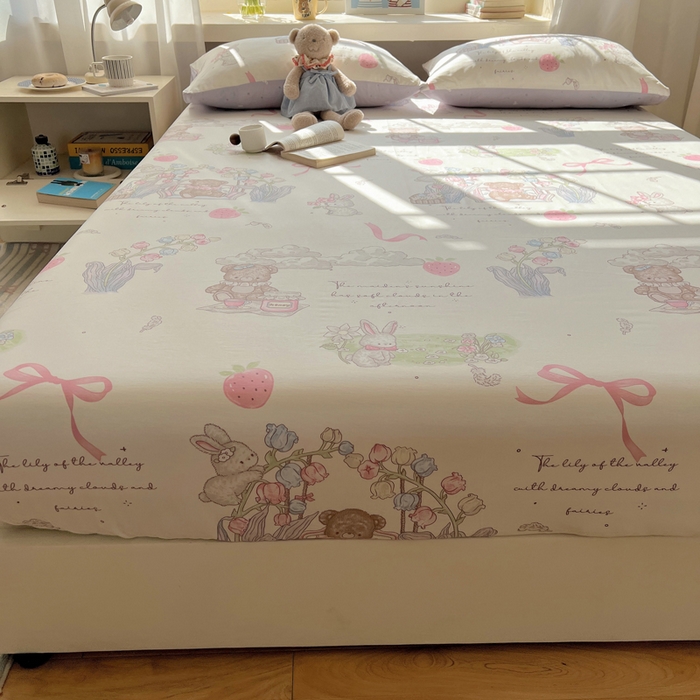 91家纺网 家纺一手货源 找家纺 六巷胡同 2025新款40s13070全棉纯棉卡通单品系列床笠单件-单床笠 秘境花园熊