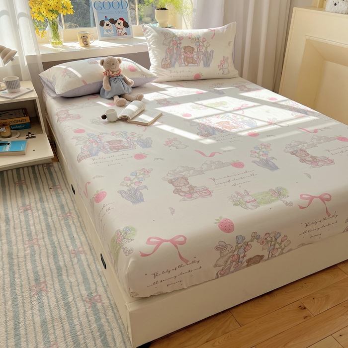 91家纺网 家纺一手货源 找家纺 六巷胡同 2025新款40s13070全棉纯棉卡通单品系列床笠单件-单床笠 秘境花园熊