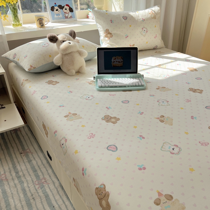 91家纺网 家纺一手货源 找家纺 六巷胡同 2025新款40s13070全棉纯棉卡通单品系列床笠单件-单床笠 奶油甜心熊