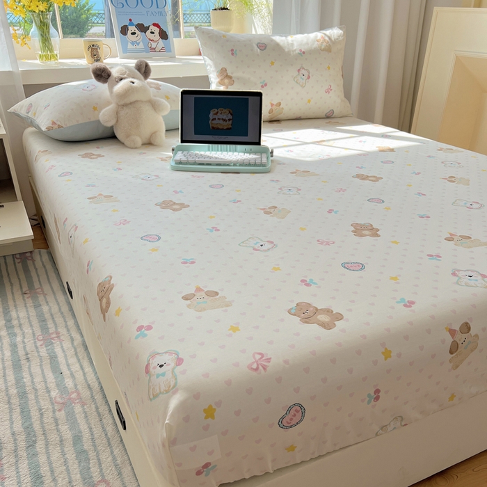 91家纺网 家纺一手货源 找家纺 六巷胡同 2025新款40s13070全棉纯棉卡通单品系列床笠单件-单床笠 奶油甜心熊