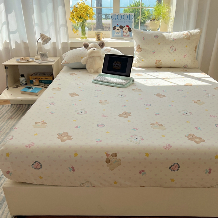 91家纺网 家纺一手货源 找家纺 六巷胡同 2025新款40s13070全棉纯棉卡通单品系列床笠单件-单床笠 奶油甜心熊