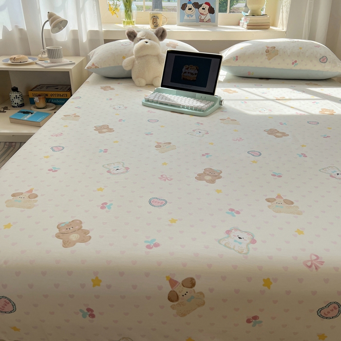 91家纺网 家纺一手货源 找家纺 六巷胡同 2025新款40s13070全棉纯棉卡通单品系列床笠单件-单床笠 奶油甜心熊