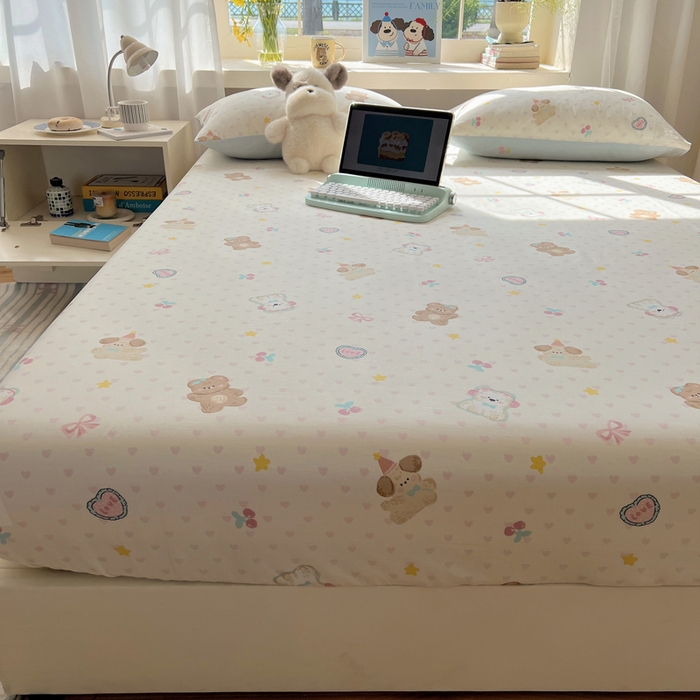 91家纺网 家纺一手货源 找家纺 六巷胡同 2025新款40s13070全棉纯棉卡通单品系列床笠单件-单床笠 奶油甜心熊