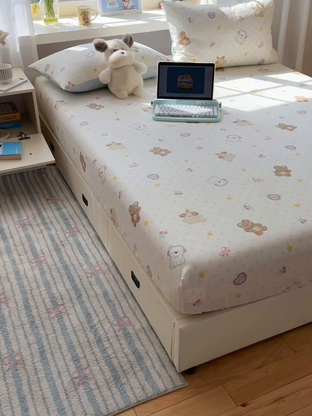 91家纺网 家纺一手货源 找家纺 六巷胡同 2025新款40s13070全棉纯棉卡通单品系列床笠单件-单床笠 奶油甜心熊