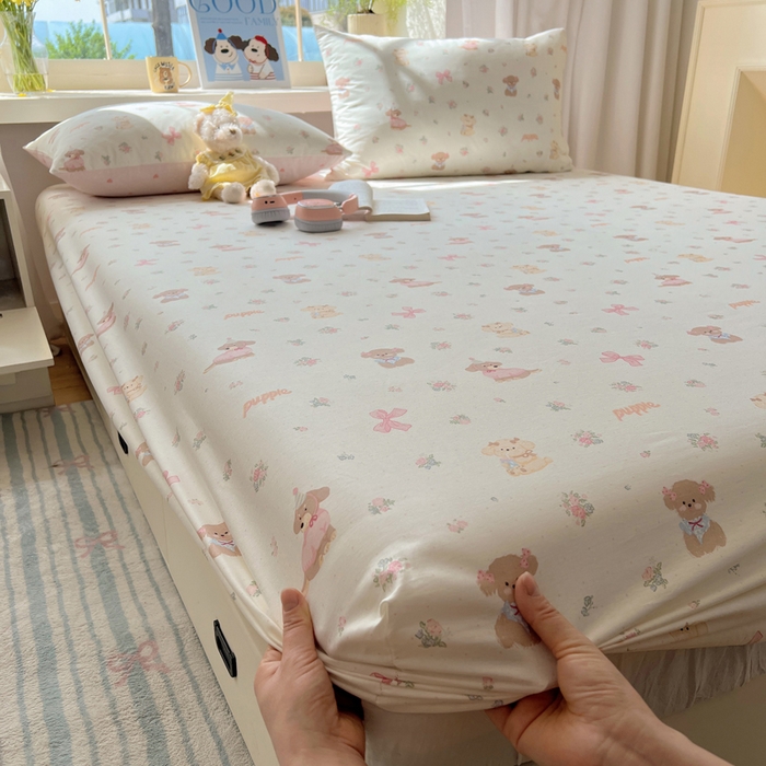 91家纺网 家纺一手货源 找家纺 六巷胡同 2025新款40s13070全棉纯棉卡通单品系列床笠单件-单床笠 派对害羞狗