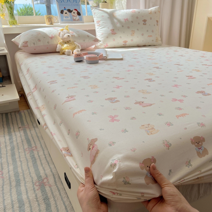 91家纺网 家纺一手货源 找家纺 六巷胡同 2025新款40s13070全棉纯棉卡通单品系列床笠单件-单床笠 派对害羞狗