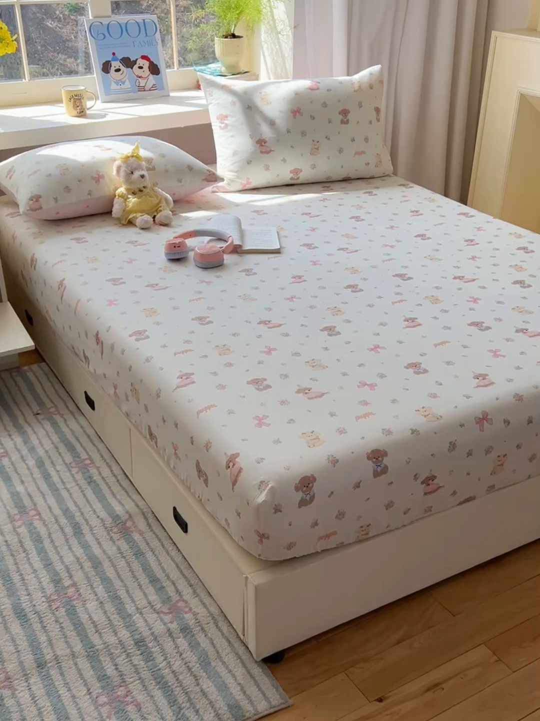 91家纺网 家纺一手货源 找家纺 六巷胡同 2025新款40s13070全棉纯棉卡通单品系列床笠单件-单床笠 派对害羞狗