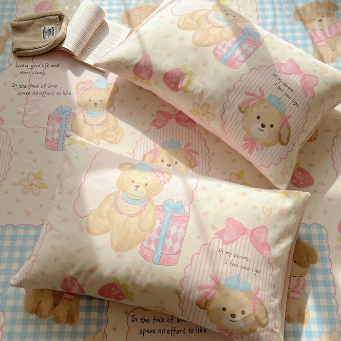 91家纺网 家纺一手货源 找家纺 六巷胡同 2025新款40s13070全棉纯棉卡通单品系列枕套单件-单枕套 草莓甜心犬