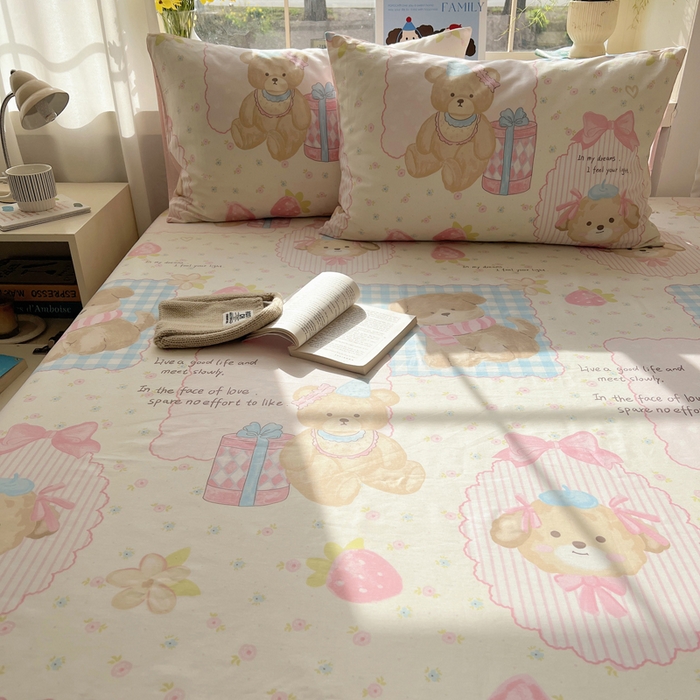 91家纺网 家纺一手货源 找家纺 六巷胡同 2025新款40s13070全棉纯棉卡通单品系列枕套单件-单枕套 草莓甜心犬