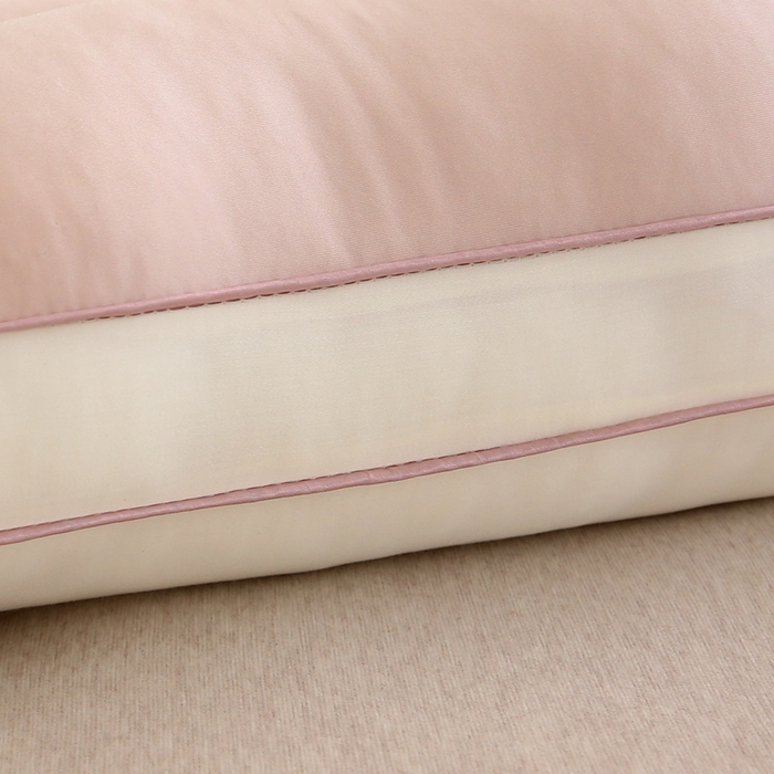 91家纺网 家纺一手货源 找家纺 赛格时代家居 2025新款舒适凉感护颈羽丝绒枕枕头枕芯 舒适凉感护颈羽丝绒枕（酒红色） 一只