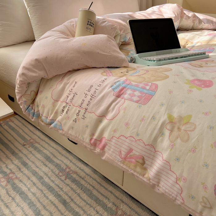 91家纺网 家纺一手货源 找家纺 六巷胡同 2025新款40s13070全棉纯棉卡通单品系列被套单件-单被套 草莓甜心犬