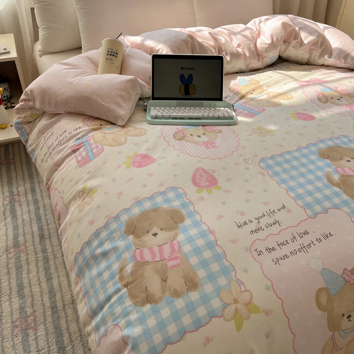 91家纺网 家纺一手货源 找家纺 六巷胡同 2025新款40s13070全棉纯棉卡通单品系列被套单件-单被套 草莓甜心犬