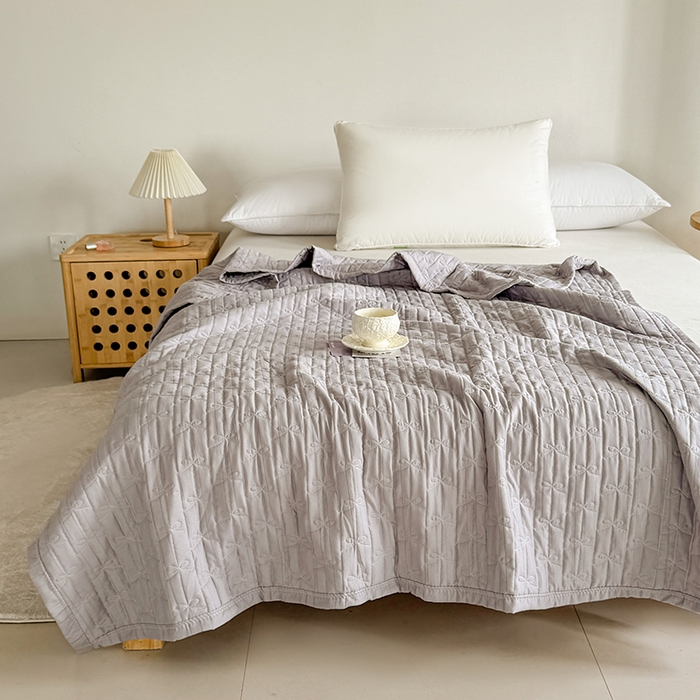 91家纺网 家纺一手货源 找家纺 梓依家纺 2025新款柔软舒适云纱棉夏被夏凉被空调被 云纱棉-浅灰