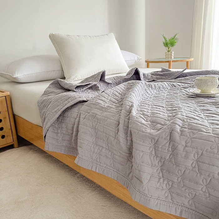 91家纺网 家纺一手货源 找家纺 梓依家纺 2025新款柔软舒适云纱棉夏被夏凉被空调被 云纱棉-浅灰