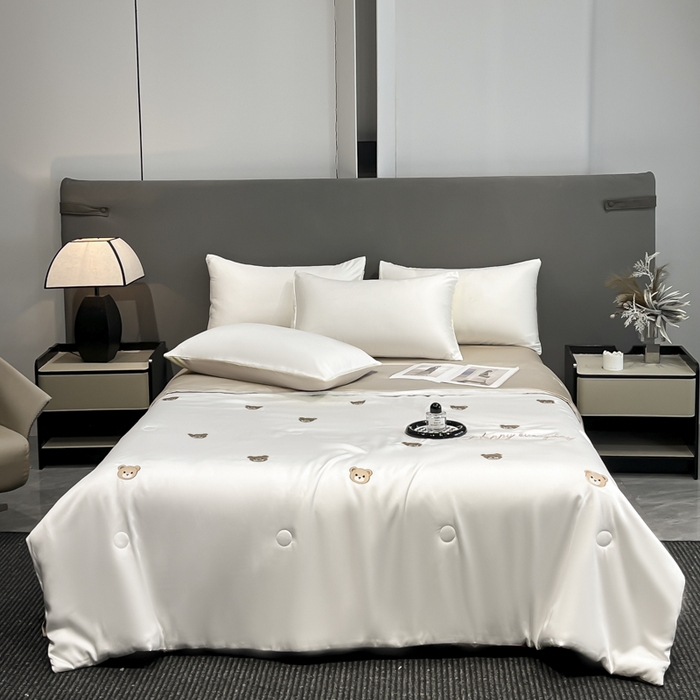 91家纺网 家纺一手货源 找家纺 满羽家纺 2025新款凉感水洗冰丝夏被夏凉被被子被芯夏被四件套 熊头-奶咖