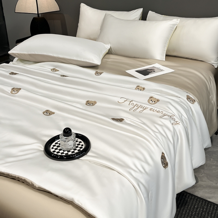 91家纺网 家纺一手货源 找家纺 满羽家纺 2025新款凉感水洗冰丝夏被夏凉被被子被芯夏被四件套 熊头-奶咖