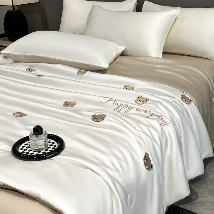 91家纺网 家纺一手货源 找家纺 满羽家纺 2025新款凉感水洗冰丝夏被夏凉被被子被芯夏被四件套 熊头-奶咖