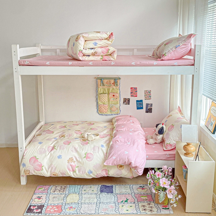 91家纺网 家纺一手货源 找家纺 卡普 2025新款爆款加厚卡通小清新全棉纯棉学生宿舍三件套床笠隔天可拿蜜桃松鼠